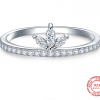 The S925 Sterling Silver Straight Cut Crown Ring